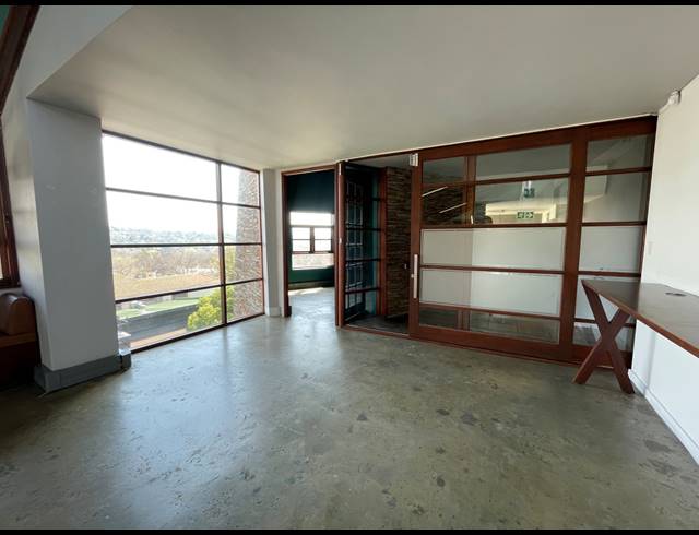 308.50M² OFFICE TO LET IN PARKHURST
